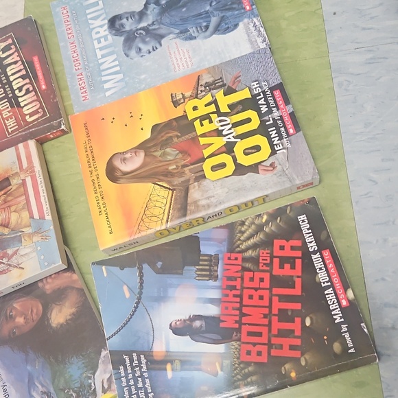 Assorted Book Collection - Picture 3 of 3